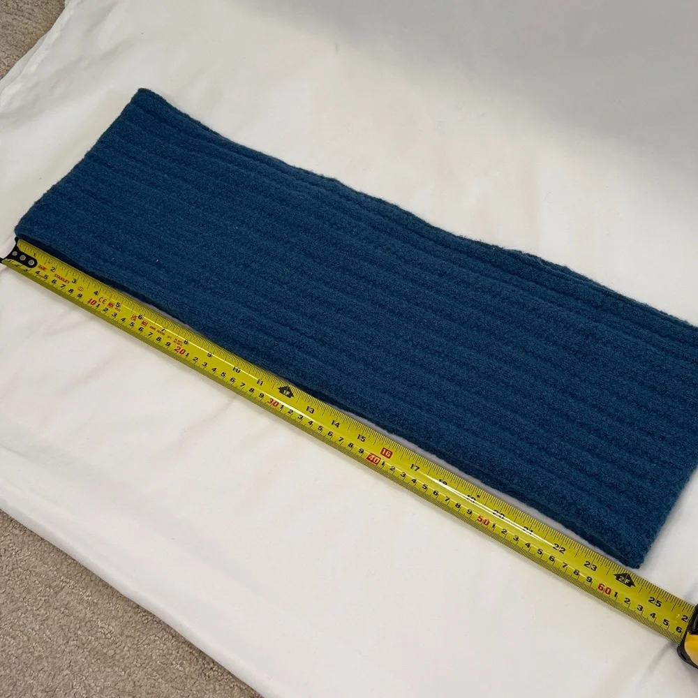 ๐ GAP Infinity Scarf - Picture 6 of 6